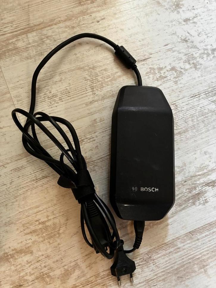 Bosch lader: 4A Charger Smart System BPC3400, Fietsen en Brommers, Fietsaccessoires | Fietsaccu's, Gebruikt, Ophalen of Verzenden