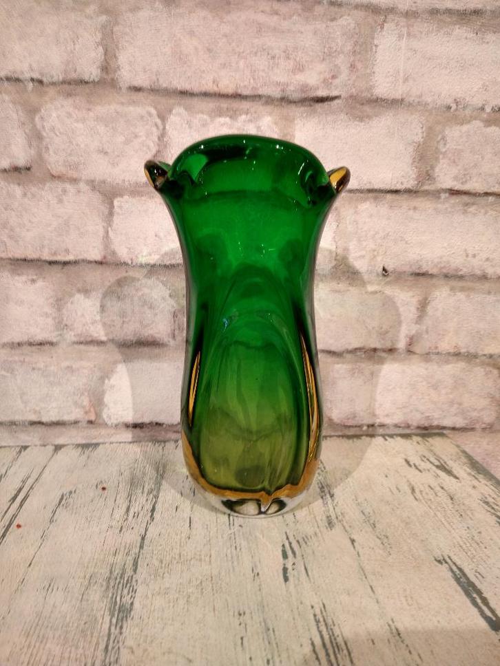Groene glazen vaas in Murano stijl, Antiek en Kunst, Antiek | Glas en Kristal, Ophalen of Verzenden