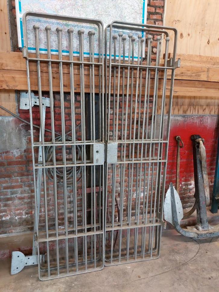 Zwaar hekwerk gehalveerd, Tuin en Terras, Tuinhekken en Hekwerk, Zo goed als nieuw, Sierhekwerk, IJzer, Ophalen
