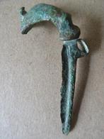 Bodemvondst 3e eeuw Romeinse bronzen fibula mantelspeld 6cm, Antiek en Kunst, Ophalen of Verzenden, Brons