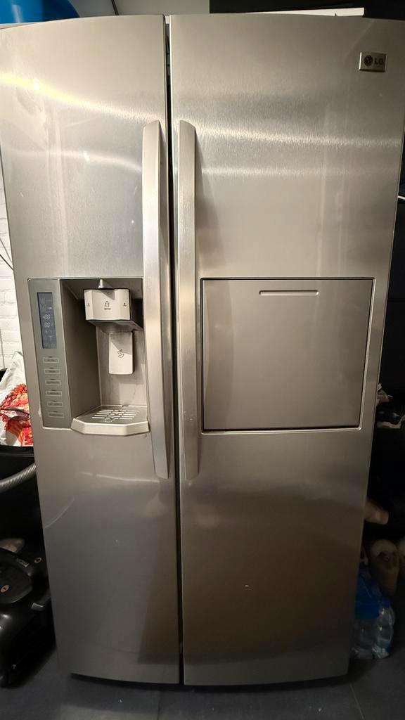 Amerikaanse koelkast met ijsblokjes maker en drink klep, Witgoed en Apparatuur, Koelkasten en IJskasten, Zo goed als nieuw, Met aparte vriezer