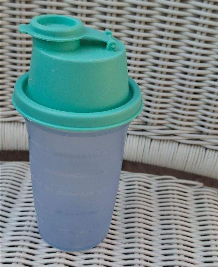 T037 Beker met schenktuit, Tupperware, Huis en Inrichting, Keuken | Tupperware, Gebruikt, Beker of Kan, Blauw, Groen, Ophalen of Verzenden