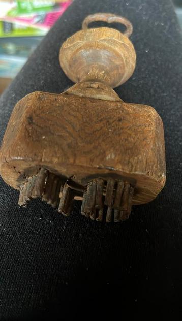 Antiek Houten Gereedschap beschikbaar voor biedingen