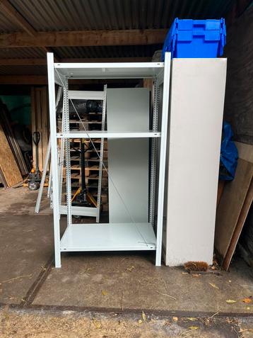 Stelling metaal 2m hoog 1m br. 64 cm diep met 16x legbord  beschikbaar voor biedingen