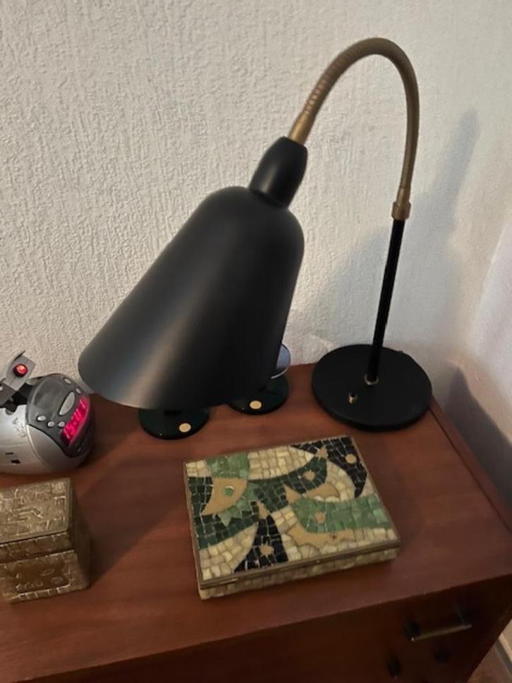 Vintage design Arne Jacobsen Bellevue tafellamp &Tradition, Huis en Inrichting, Lampen | Tafellampen, Gebruikt, Minder dan 50 cm