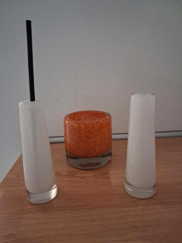 Dutz vaasjes rozen/geurstokjes WIT + oranje bubbles 10x10 cm, Huis en Inrichting, Woonaccessoires | Vazen, Zo goed als nieuw, Overige kleuren