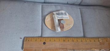 Houten decoratie met magneet beschikbaar voor biedingen