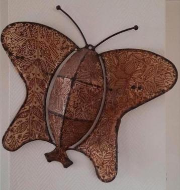 Karakteristieke grote VLINDER wanddecoratie beschikbaar voor biedingen