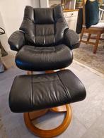 Comfortabele Relaxstoel met Voetenbank, Huis en Inrichting, Fauteuils, Ophalen of Verzenden