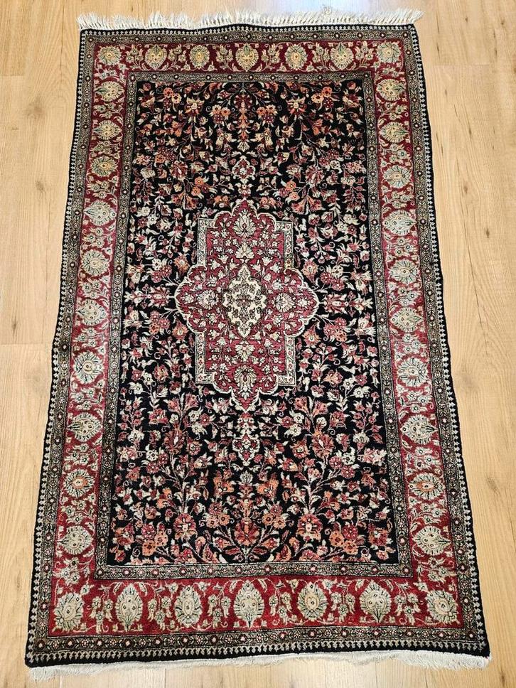 Vintage handgeknoopt perzisch tapijt ghom zijde 150x96, Huis en Inrichting, Stoffering | Tapijten en Kleden, Gebruikt, 50 tot 100 cm