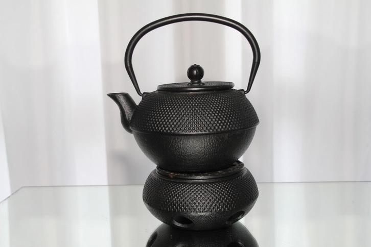 Gietijzeren Bredemeijer theepot Jang 1,1 ltr. op comfoor, Huis en Inrichting, Keuken | Keukenbenodigdheden, Zo goed als nieuw