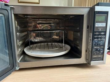 Sharp Combimagnetron in nette staat beschikbaar voor biedingen