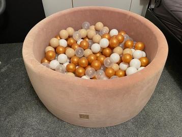 Ballenbak Meowbaby beschikbaar voor biedingen