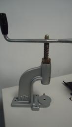 Astor   Knopenmachine   51M, Gebruikt, Naaimachine, Industrieel, Ophalen