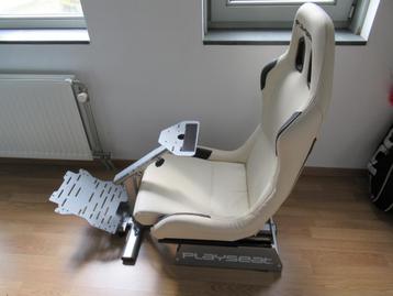 Playseat Evolution met seatslider beschikbaar voor biedingen