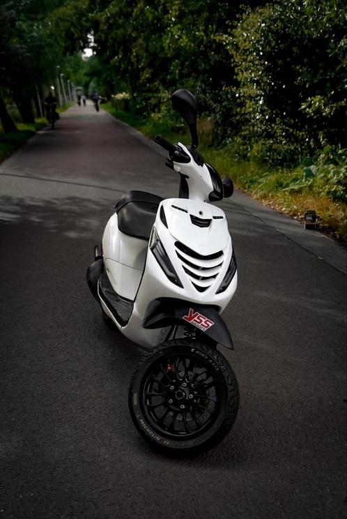 Zip 70cc 2Takt H2O, Fietsen en Brommers, Scooters | Piaggio, Zo goed als nieuw, Zip, Benzine, Ophalen of Verzenden