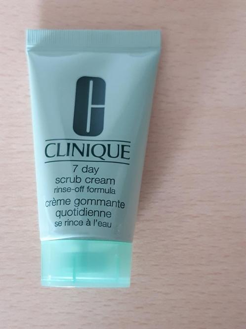 Clinique 7 day scrub cream rinse-off formula (nieuw), Sieraden, Tassen en Uiterlijk, Uiterlijk | Gezichtsverzorging, Nieuw, Gehele gezicht