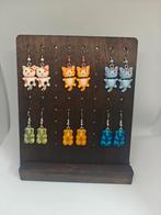 Oorbellen - hand made Kat / Gummibeer, Ophalen of Verzenden, Nieuw, Overige materialen, Hangers