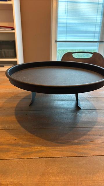 Tafel voor de armleuning bank beschikbaar voor biedingen