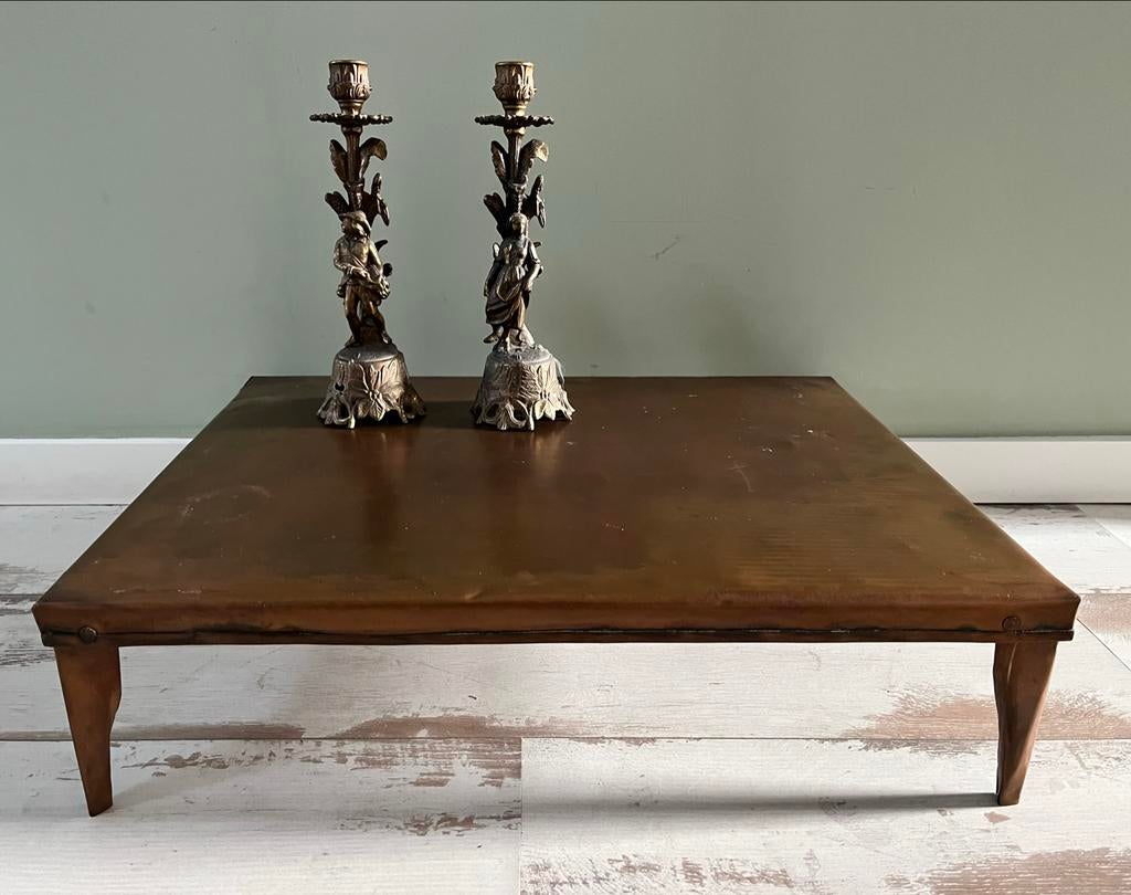 Uniek handmade koperen bijzet tafeltje, Minder dan 45 cm, Gebruikt, Metaal of Aluminium, Industrieel shabby chic