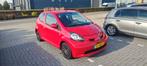 Toyota Aygo | 2006 | 137.000 km | Rood | AIRCO | Benzine, Voorwielaandrijving, Stof, Zwart, 4 stoelen