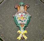 Beschilderd metalen wandvaas van ca.1900 voor dennentakken, Antiek en Kunst, Ophalen of Verzenden