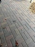 Gratis af te halen bakstenen, Tuin en Terras, Tegels en Klinkers, Ophalen, Klinkers, Zo goed als nieuw, Beton