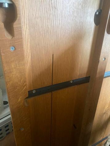Tafel aangeboden niet in gebruik  beschikbaar voor biedingen
