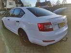Skoda Octavia 1.2 TSI 105pk Greentech Active (bj 2013), Euro 5, 4 cilinders, 610 kg, Wit
