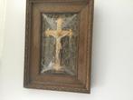 Kruisbeeld jezus in stolp glas en lijst., Antiek en Kunst, Ophalen of Verzenden