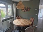 Ronde eetkamertafel met 4 stoelen, hanglamp en wanddecoratie, Ophalen, Zo goed als nieuw, 4 tot 6 stoelen