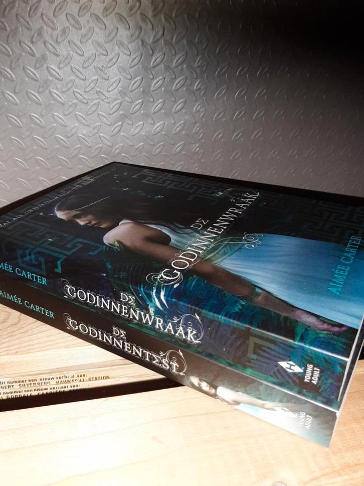De Godinnenwraak & Godinnentest - Aimee Carter, Boeken, Fantasy, Zo goed als nieuw, Ophalen of Verzenden