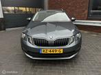 Skoda Octavia Combi 1.0 TSI Greentech Active, Stof, Gebruikt, Origineel Nederlands, Handgeschakeld