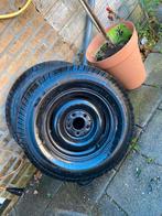 Aanhanger banden 2 stuks, Auto diversen, Aanhangwagen-onderdelen, Ophalen of Verzenden, Zo goed als nieuw