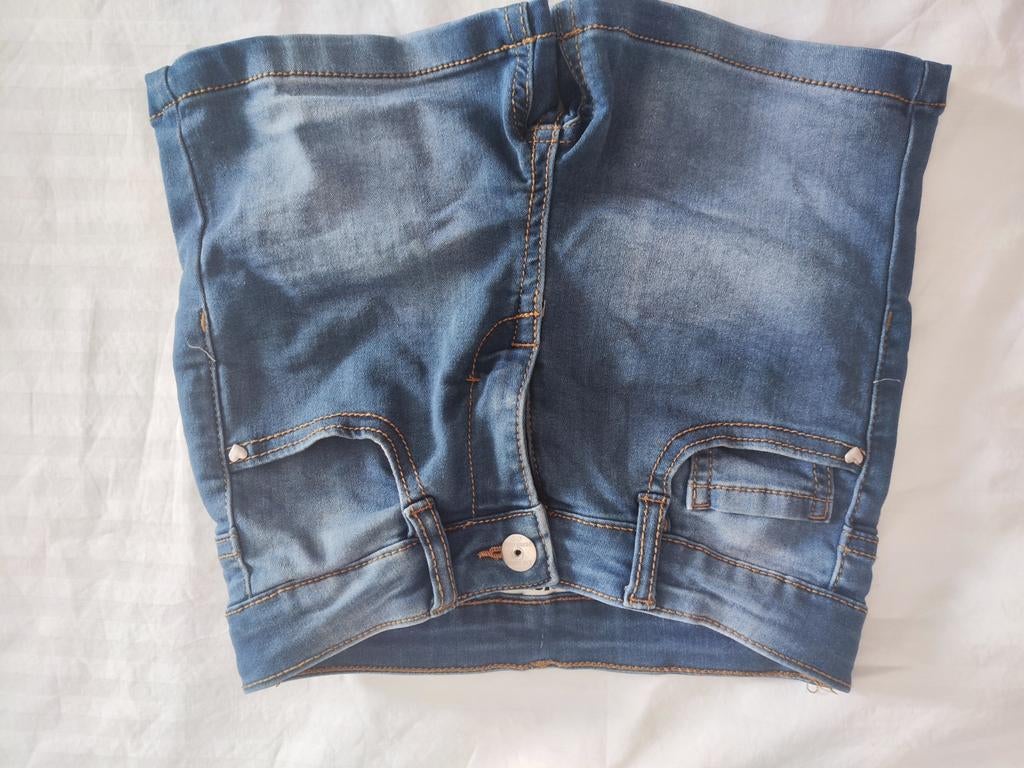 Nieuwe spijker korte broek - maat 134, Kinderen en Baby's, Kinderkleding | Maat 134, Broek, Meisje, Nieuw, Ophalen of Verzenden