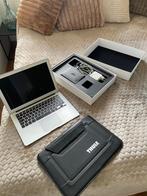 Macbook Air 13 inch 256 gb 8 met hoes en originele doos, Gebruikt, 256 GB, Qwerty, 8 GB