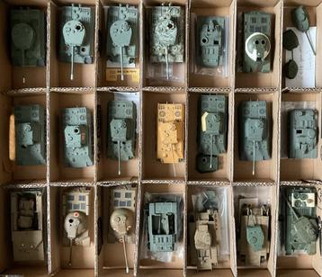 20 tanks, gebouwd en geschilderd, schaal 1:76 beschikbaar voor biedingen