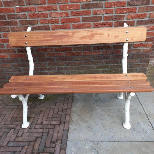 Antieke tuinbank met gietijzeren boomstampoten, Tuin en Terras, Tuinbanken, Zo goed als nieuw, Metaal, Ophalen