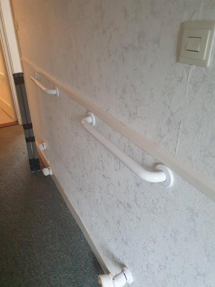 Wandsteun ouderen 14x  en opklapbaar toiletsteun 3x, Diversen, Verpleegmiddelen, Ophalen of Verzenden