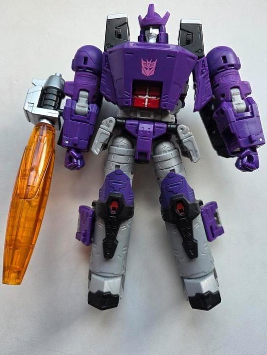 Takara Tomy Transformers Legacy leader class Galvatron, Verzamelen, Transformers, Zo goed als nieuw, Overige generaties, Autobots