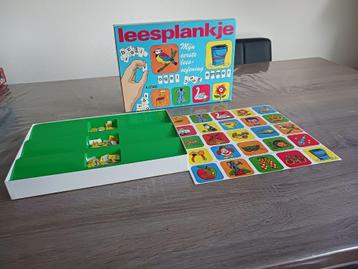 Leesplankje van Papita beschikbaar voor biedingen