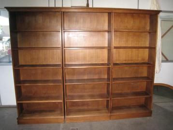 Grote eikenhouten wand/boekenkast in 3 delen beschikbaar voor biedingen