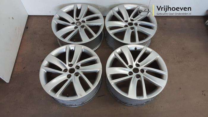 Velgen set van een Opel Mokka (Mokka 12-), Auto-onderdelen, Banden en Velgen, Personenwagen, Gebruikt, 3 maanden garantie, Ophalen of Verzenden