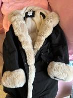 Winterjas met gevoerde bont rits en capuchon, Ophalen of Verzenden, Zo goed als nieuw, Zwart