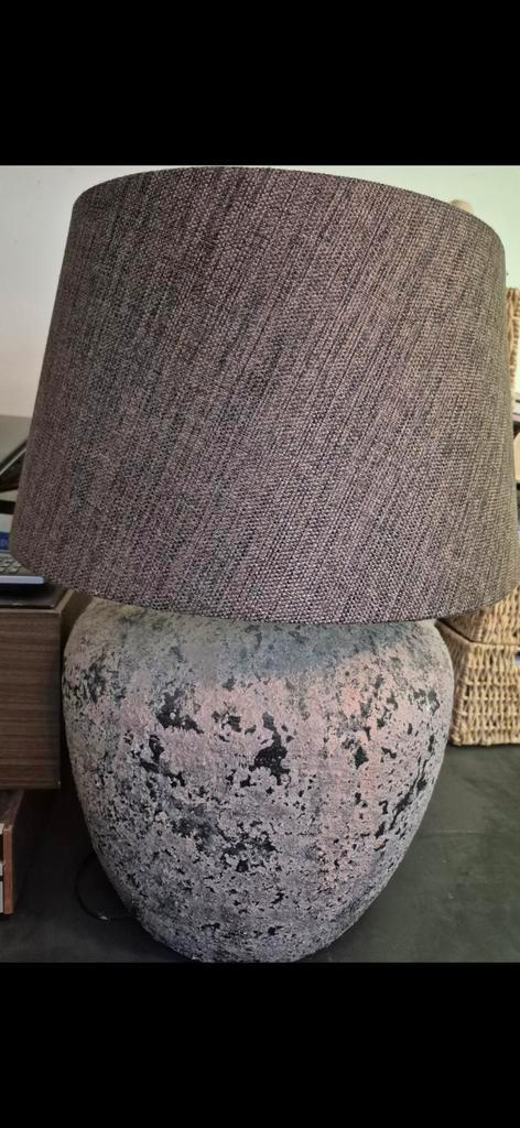Kruiklamp met bruin/grijs gemêleerde lampenkap, Huis en Inrichting, Lampen | Lampenkappen, Zo goed als nieuw, 25 tot 50 cm, Rond