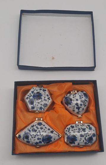 Vintage Chinese porseleinen Pillendoosjes (4x) beschikbaar voor biedingen
