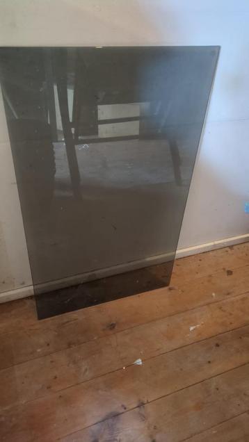 Glasplaat beschikbaar voor biedingen