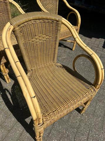 8 Tuinstoelen beschikbaar voor biedingen