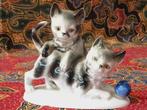 Spelende katten of poezen mooi oud beeldje uit Duitsland., Antiek en Kunst, Ophalen of Verzenden