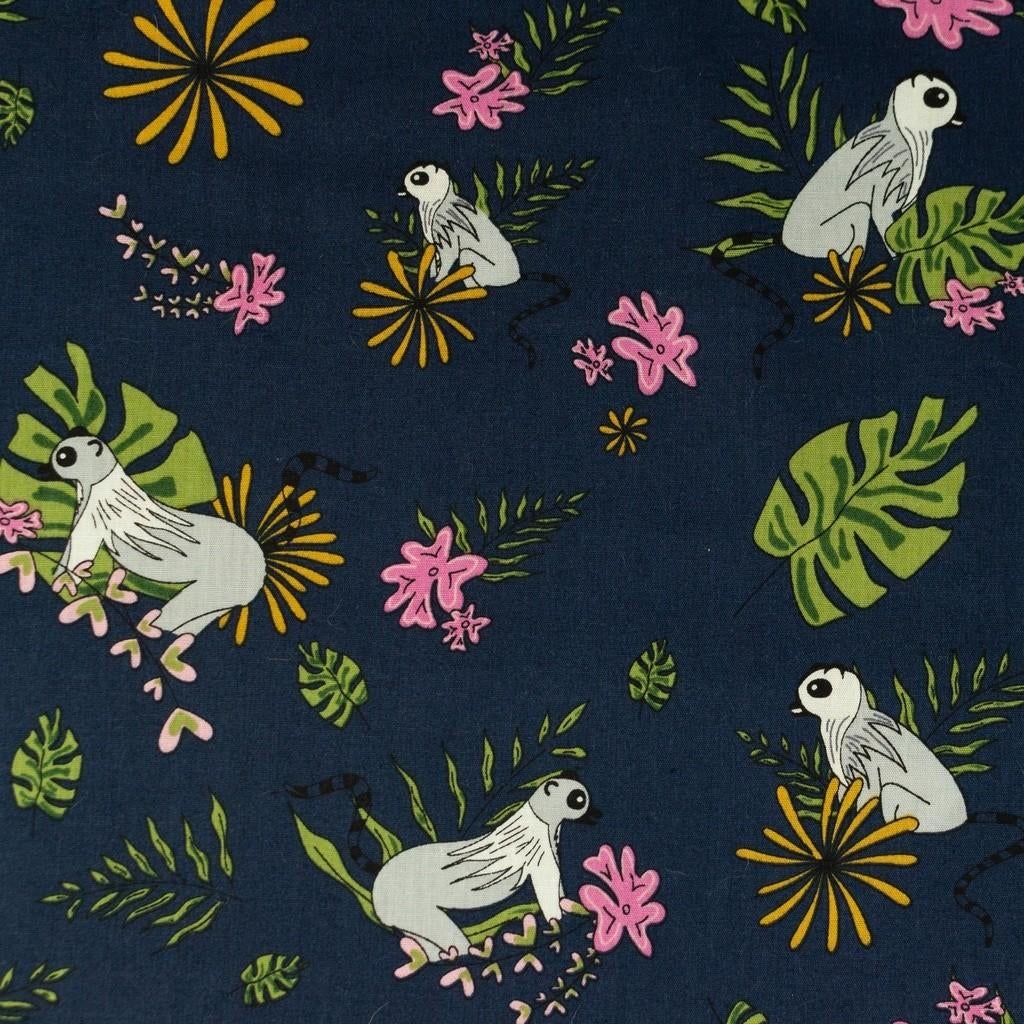 Katoen Poplin Bedrukt - Maki  - kleur marine, Blauw, 120 cm of meer, Nieuw, Ophalen of Verzenden